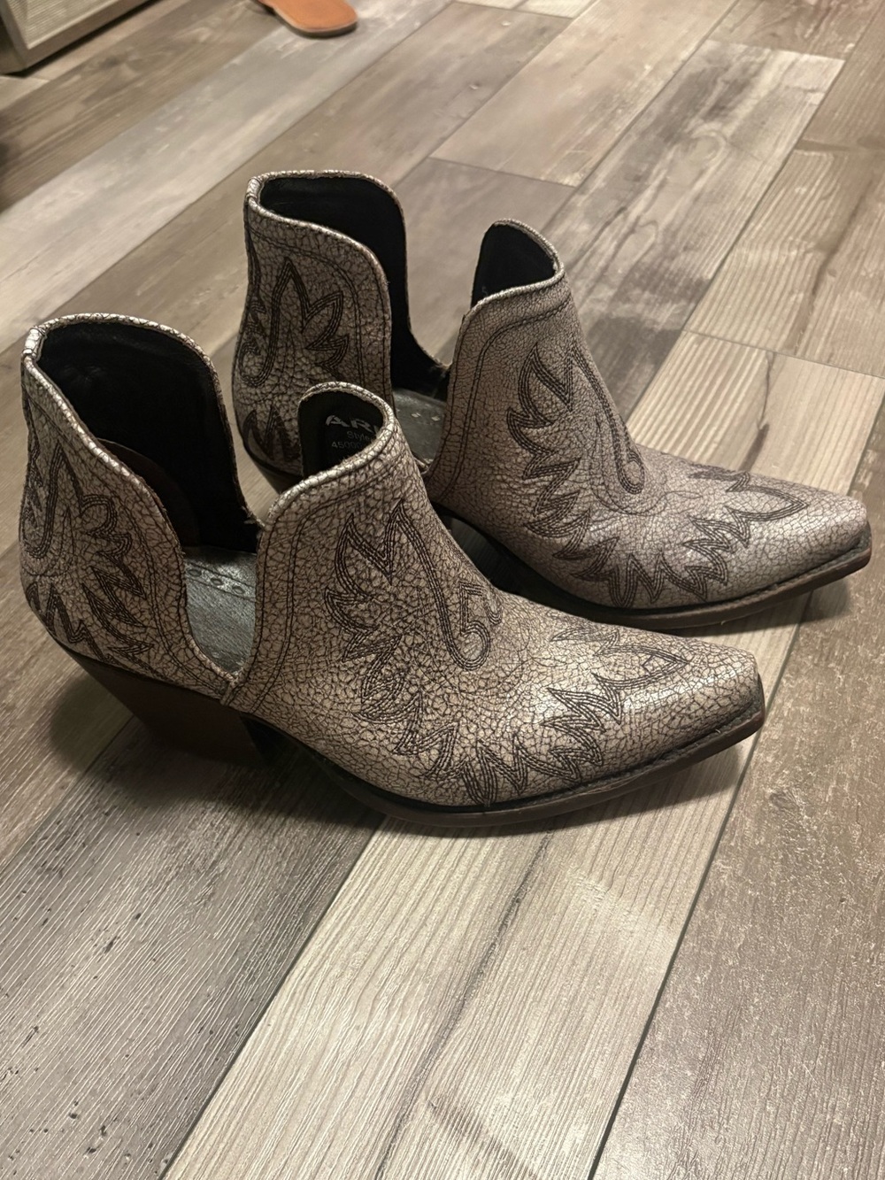 Ariat Dixon Booties